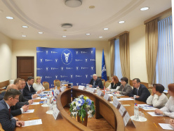 Круглы стол і дзелавыя перагаворы з прадстаўнікамі дзелавых органаў улады і бізнесу Ульянаўскай вобласці (РФ)